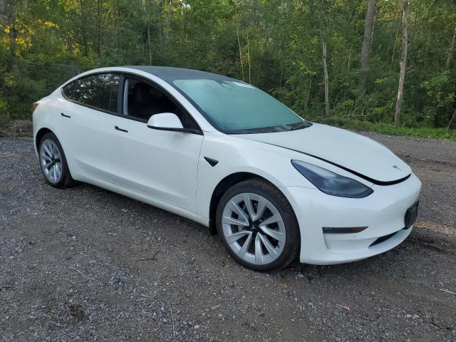 5YJ3E1EB8NF271444 - 2022 TESLA MODEL 3 Weiß Foto 4