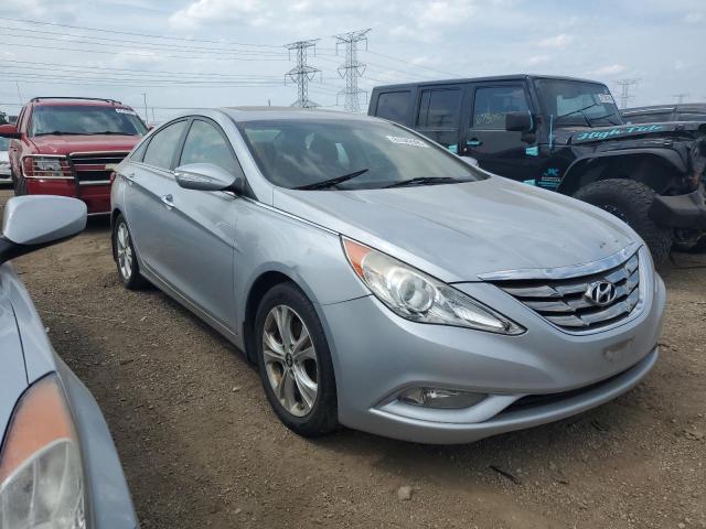 5NPEC4AC1BH123731 - 2011 HYUNDAI SONATA SE SILVER photo 4