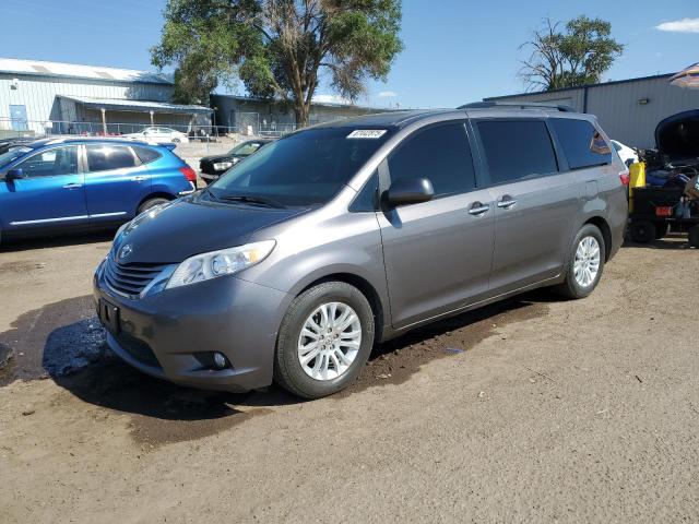 2017 TOYOTA SIENNA XLE, 