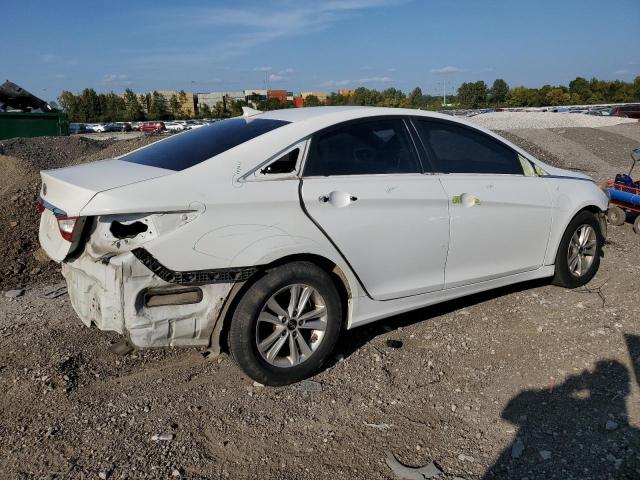 5NPEB4AC8DH724477 - 2013 HYUNDAI SONATA GLS WHITE photo 3