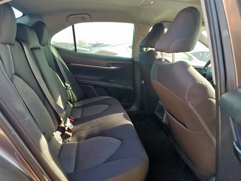 4T1C11AK0MU549952 - 2021 TOYOTA CAMRY LE GRAY photo 10