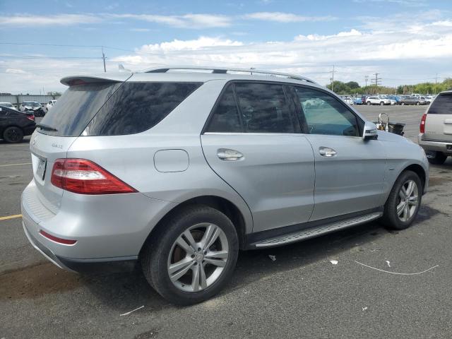 4JGDA5HBXCA058080 - 2012 MERCEDES-BENZ ML 350 4MATIC SILVER photo 3