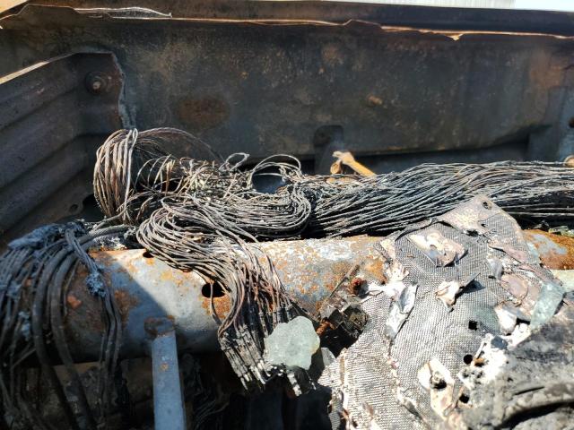 5Y2SL65876Z413586 - 2006 PONTIAC VIBE BURN photo 9