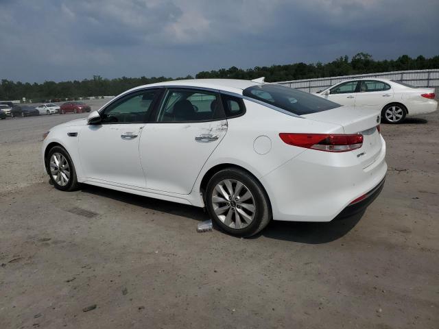5XXGT4L33JG269063 - 2018 KIA OPTIMA LX WHITE photo 2