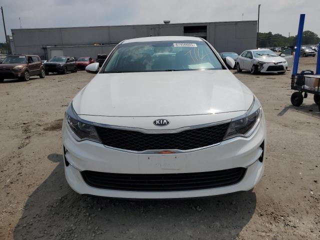 5XXGT4L33JG269063 - 2018 KIA OPTIMA LX WHITE photo 5