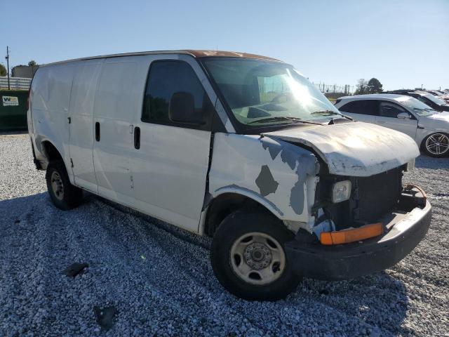 1GCGG25V471101640 - 2007 CHEVROLET EXPRESS G2 WHITE photo 4