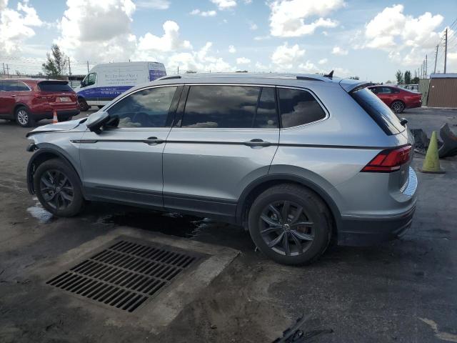 3VV3B7AX9RM064223 - 2024 VOLKSWAGEN TIGUAN SE 银色 照片 2