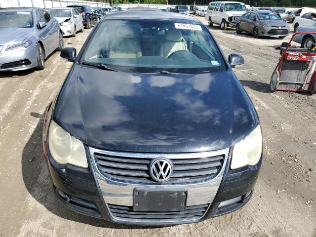 WVWFA71F98V001102 - 2008 VOLKSWAGEN EOS LUX 黑色 照片 5