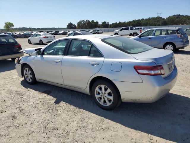 4T1BF3EK9BU592184 - 2011 TOYOTA CAMRY BASE SILVER photo 2