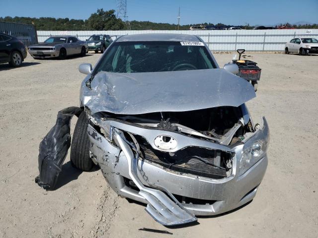 4T1BF3EK9BU592184 - 2011 TOYOTA CAMRY BASE SILVER photo 5