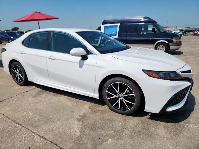 4T1G11AK4PU187422 - 2023 TOYOTA CAMRY SE NIGHT SHADE WHITE photo 4