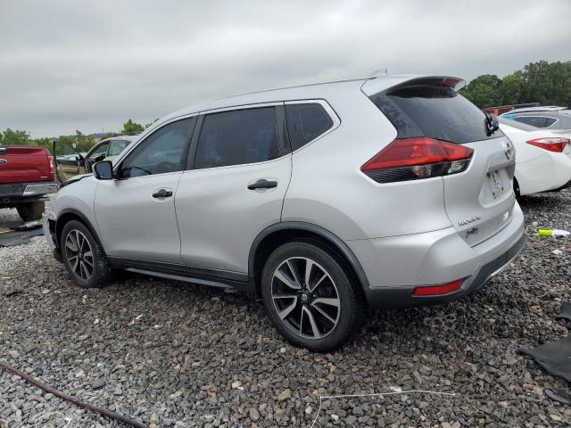 KNMAT2MT7JP565611 - 2018 NISSAN ROGUE S SILVER photo 2