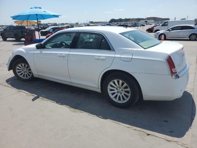 2C3CCAAG2DH551669 - 2013 CHRYSLER 300 WHITE photo 2