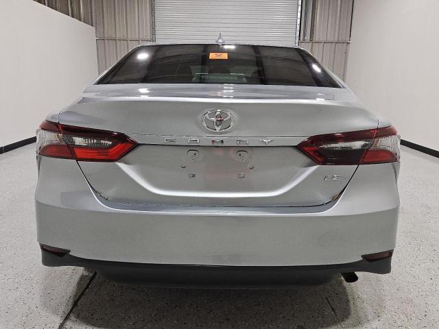 4T1R11AK7RU921711 - 2024 TOYOTA CAMRY LE SILVER photo 6