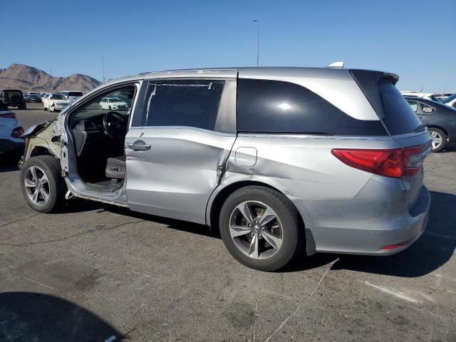 5FNRL6H86JB052103 - 2018 HONDA ODYSSEY TOURING 银色 照片 2