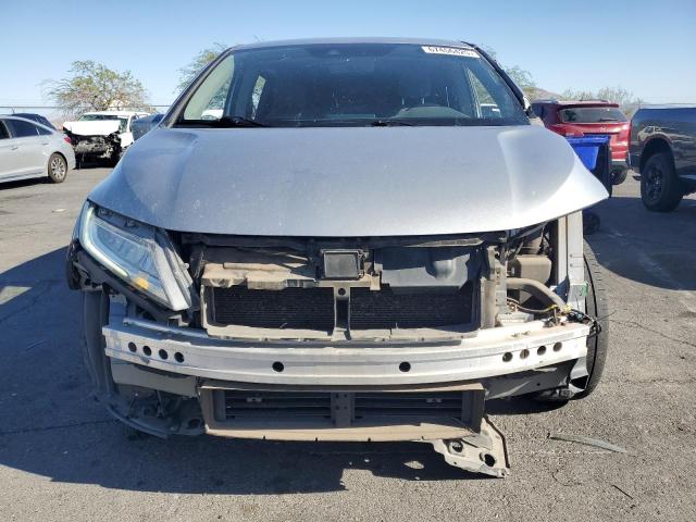 5FNRL6H86JB052103 - 2018 HONDA ODYSSEY TOURING 银色 照片 5