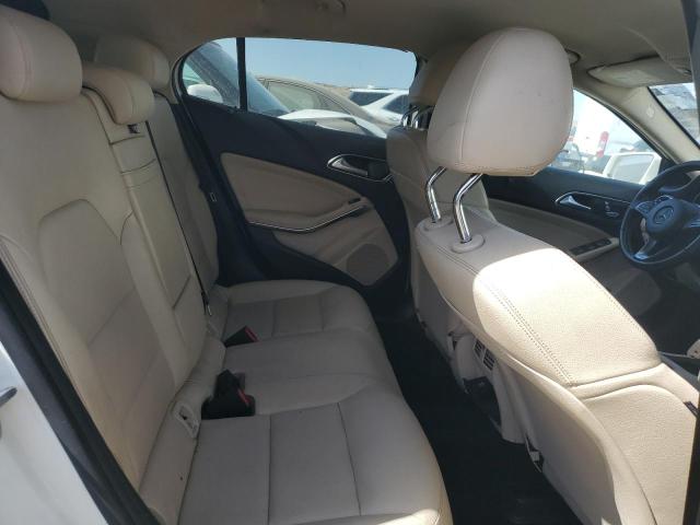 WDCTG4EB6KJ578458 - 2019 MERCEDES-BENZ GLA 250 Weiß Foto 11