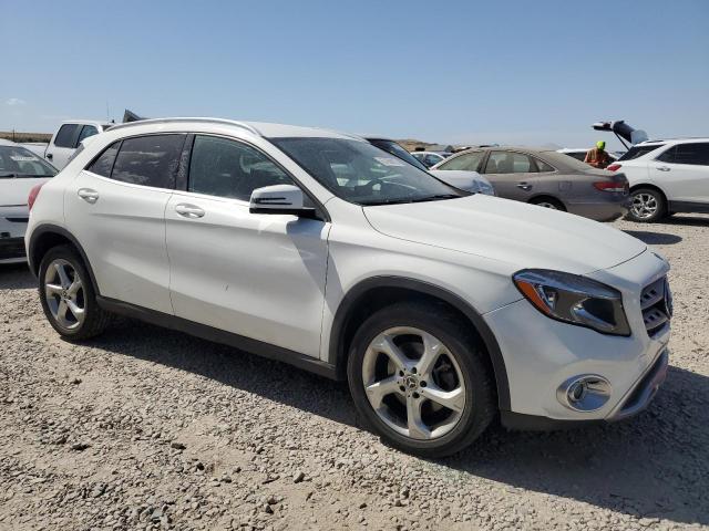 WDCTG4EB6KJ578458 - 2019 MERCEDES-BENZ GLA 250 Weiß Foto 4