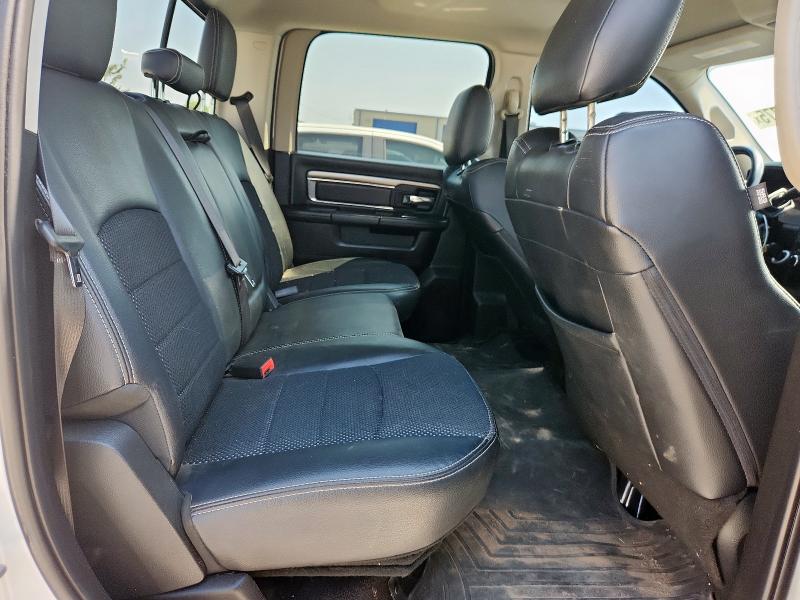 3C6UR5DL1JG358432 - 2018 RAM 2500 SLT Սպիտակ լուսանկար 10