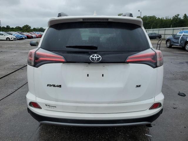 2T3NFREV2HW331912 - 2017 TOYOTA RAV4 SE 白色 照片 6