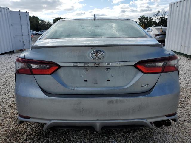 4T1S11AK3PU174445 - 2023 TOYOTA CAMRY SE NIGHT SHADE SILVER photo 6