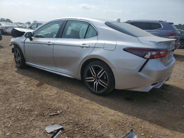 4T1G11AK4PU747097 - 2023 TOYOTA CAMRY SE NIGHT SHADE SILVER photo 2