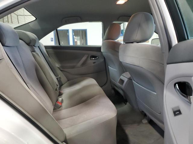 4T1BF3EK8BU764320 - 2011 TOYOTA CAMRY BASE WHITE photo 10