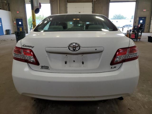 4T1BF3EK8BU764320 - 2011 TOYOTA CAMRY BASE WHITE photo 6