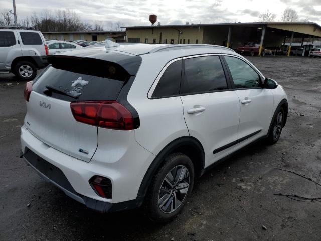 KNDCB3LC6N5536220 - 2022 KIA NIRO LX WHITE photo 3