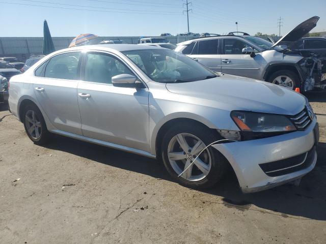 1VWBP7A37DC106050 - 2013 VOLKSWAGEN PASSAT SE Արծաթագույն լուսանկար 4