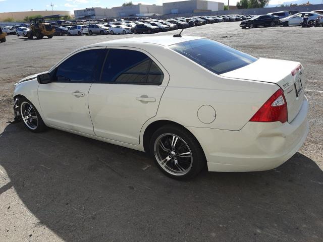 3FAHP0GA4BR108840 - 2011 FORD FUSION S WHITE photo 2