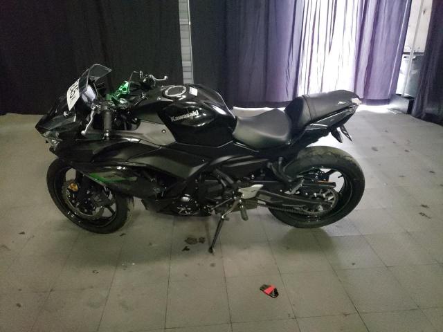 ML5EXER11SDAE3129 - 2025 KAWASAKI EX650 R შავი ფოტო 3