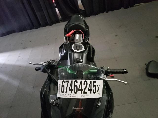 ML5EXER11SDAE3129 - 2025 KAWASAKI EX650 R შავი ფოტო 5