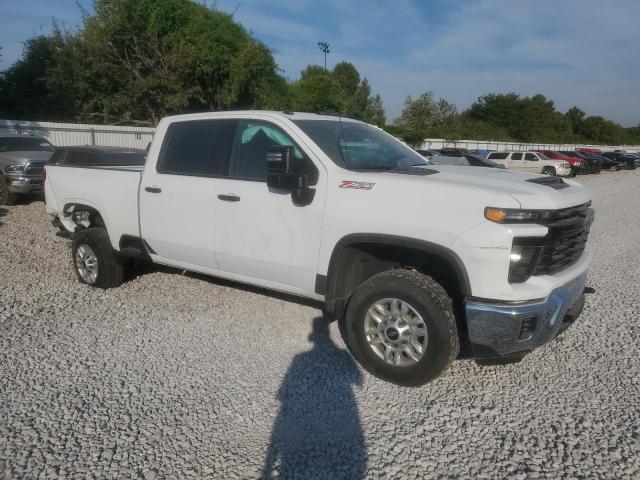 2GC4YLE70R1214540 - 2024 CHEVROLET SILVERADO K2500 HEAVY DUTY BLACK photo 4