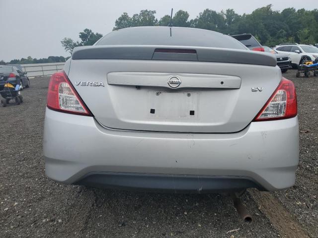 3N1CN7AP1KL878936 - 2019 NISSAN VERSA S 银色 照片 6