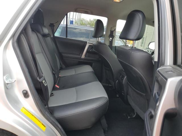 JTEBU5JR4H5439350 - 2017 TOYOTA 4RUNNER SR5/SR5 PREMIUM 银色 照片 11