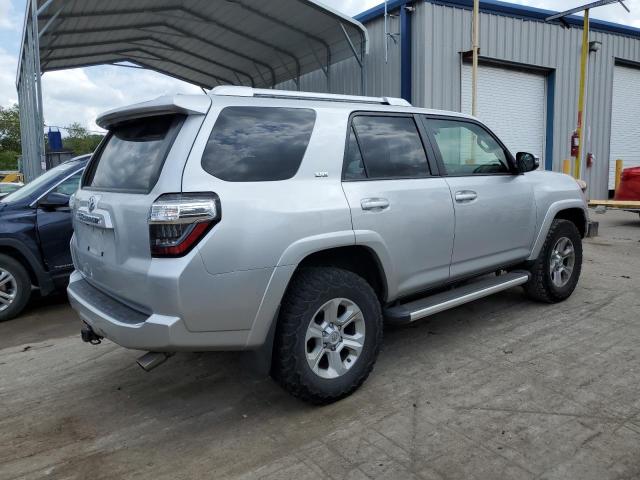 JTEBU5JR4H5439350 - 2017 TOYOTA 4RUNNER SR5/SR5 PREMIUM 银色 照片 3