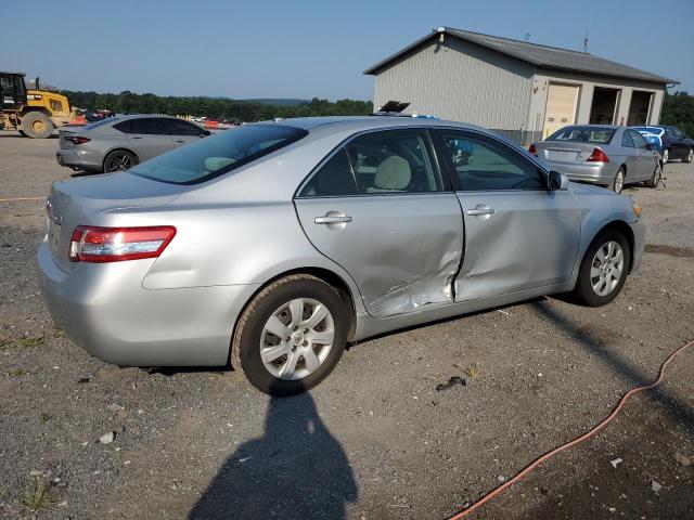 4T1BF3EKXAU074874 - 2010 TOYOTA CAMRY BASE SILVER photo 3