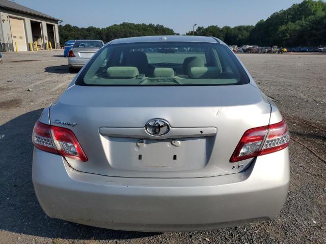 4T1BF3EKXAU074874 - 2010 TOYOTA CAMRY BASE SILVER photo 6