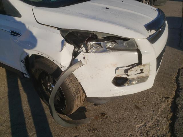 1FMCU0G99FUA81597 - 2015 FORD ESCAPE SE WHITE photo 9