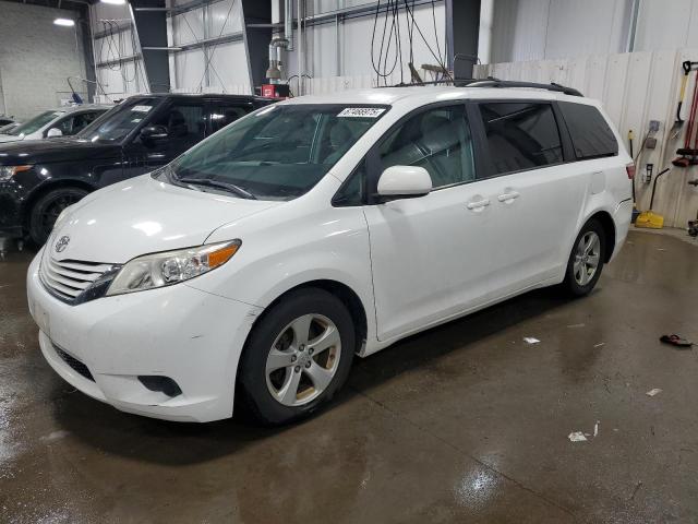 2017 TOYOTA SIENNA LE, 