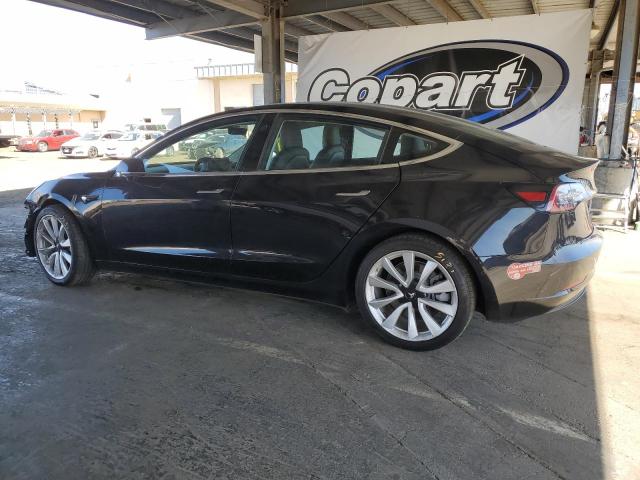 5YJ3E1EAXJF078343 - 2018 TESLA MODEL 3 Чорний фото 2