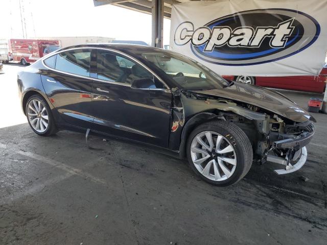 5YJ3E1EAXJF078343 - 2018 TESLA MODEL 3 Чорний фото 4