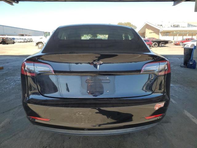 5YJ3E1EAXJF078343 - 2018 TESLA MODEL 3 Чорний фото 6