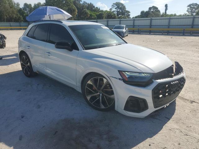 WA1C4BFY4M2079672 - 2021 AUDI SQ5 PRESTIGE WHITE photo 4