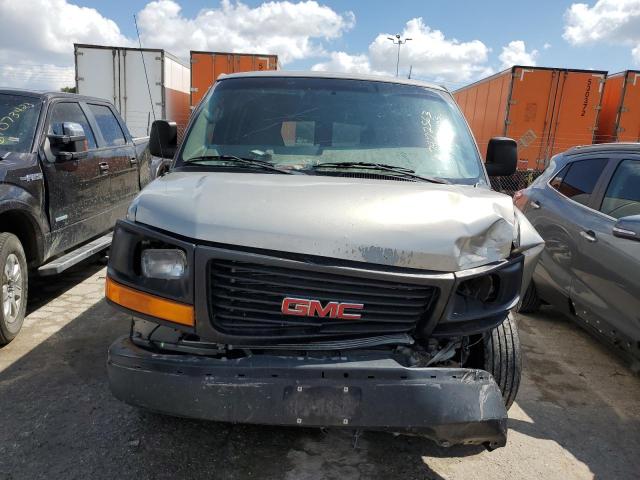 1GTGG25U541107935 - 2004 GMC SAVANA G2500 GRAY photo 5