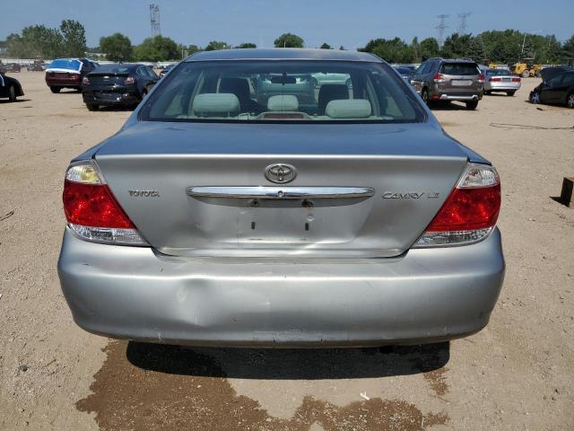 4T1BE32K75U563083 - 2005 TOYOTA CAMRY LE SILVER photo 6