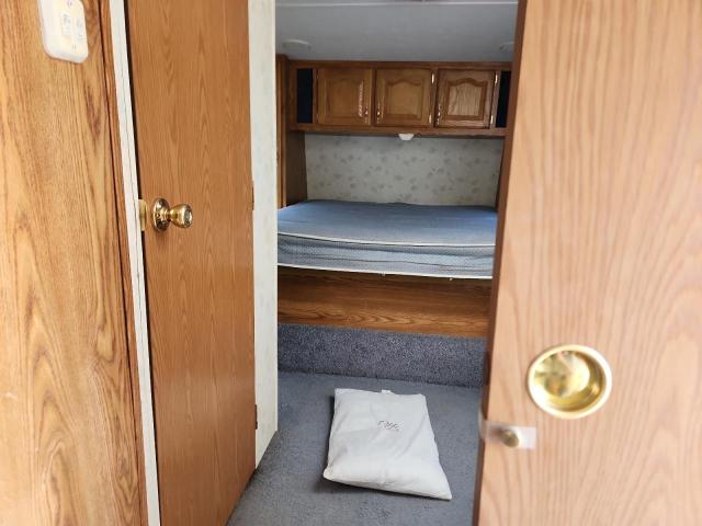 4X4FCKE264P089393 - 2004 FOREST RIVER CHEROKEE LITE 285B WHITE photo 5