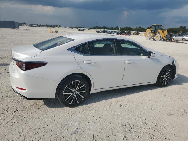 58ADZ1B17RU171843 - 2024 LEXUS ES 350 BASE WHITE photo 3