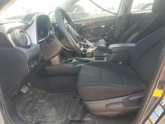JTMBFREV6JJ727302 - 2018 TOYOTA RAV4 LE Gris photo 7